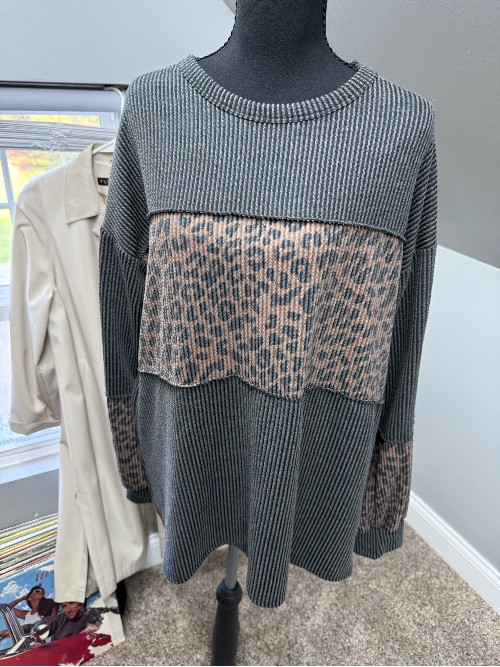Cozy Gray Rib-Knit Sweater with Leopard Accent